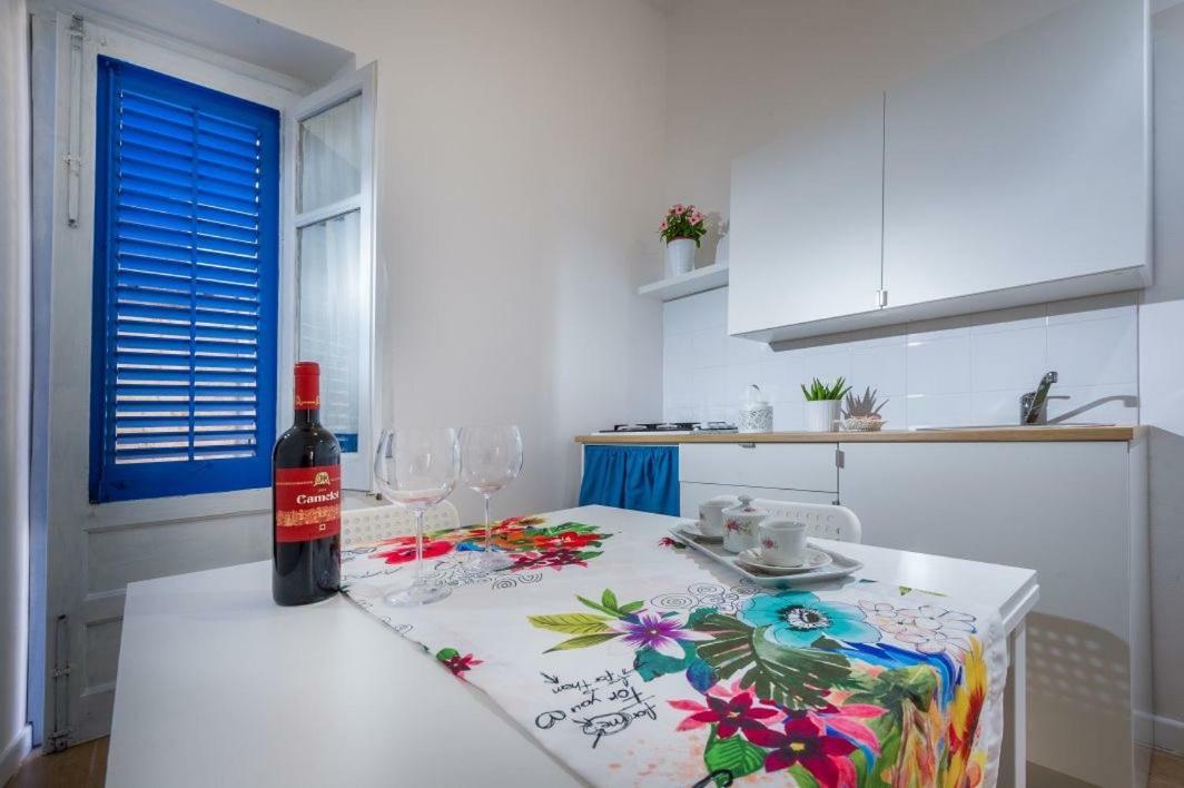 הוילה קאסטלמארה דל גולפו Giulia'S Place-Locazione Turistica מראה חיצוני תמונה